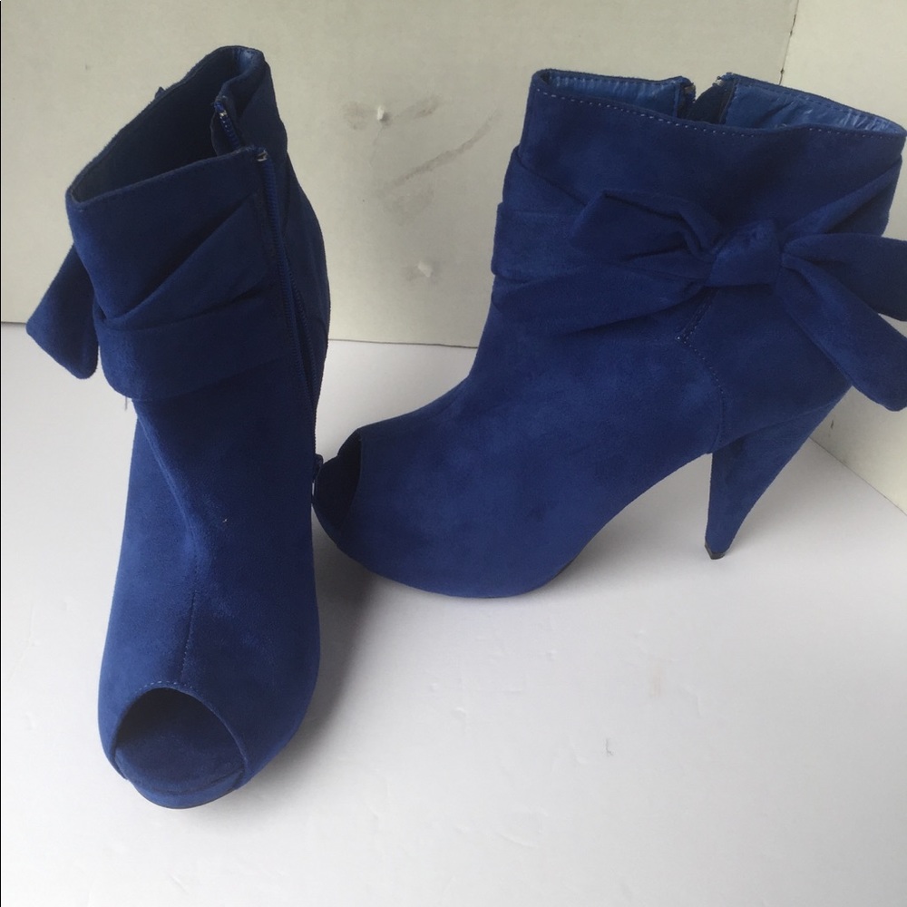 Size 11 Charlotte Russe bootie royal blue